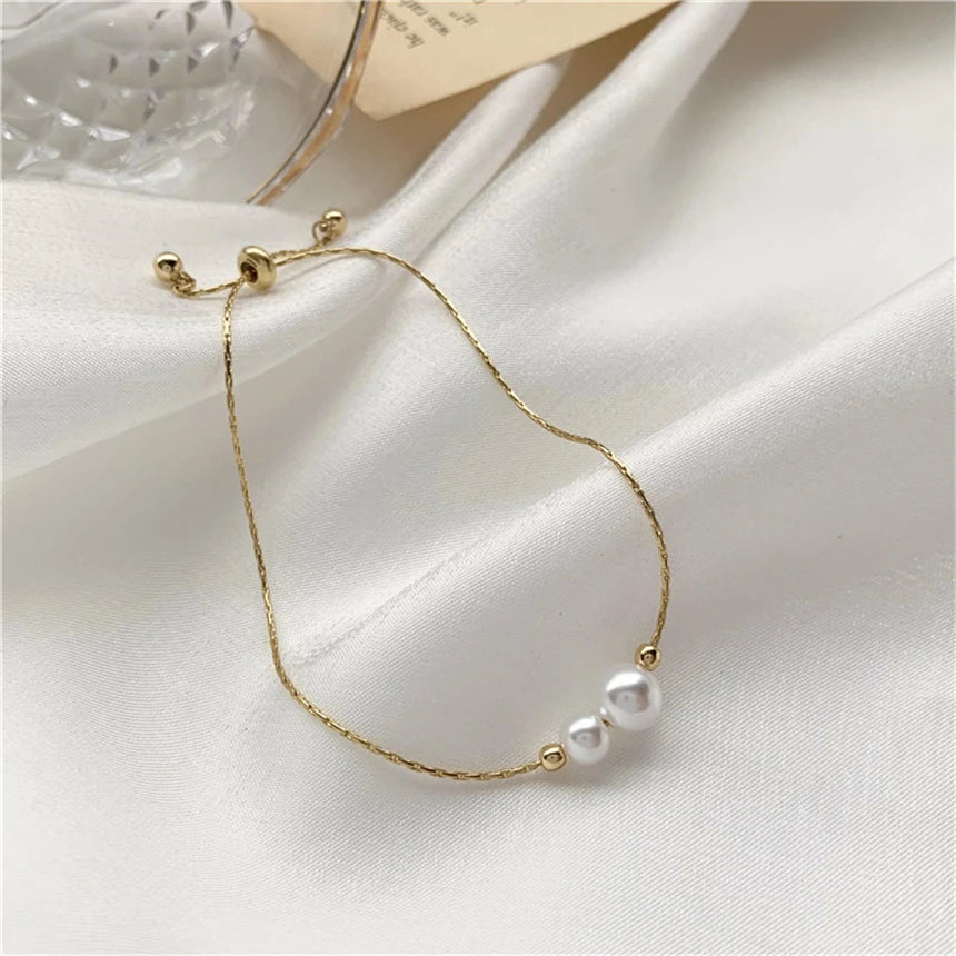 Minimalist Pearl and Gold Beaded Bracelet SAB682