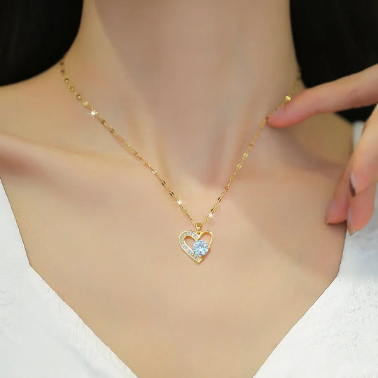 Elegante goldene Herzkette mit Zirkonstein N1980