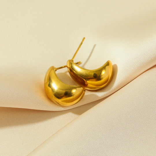 Classic Minimalist Gold Stud Earrings E104