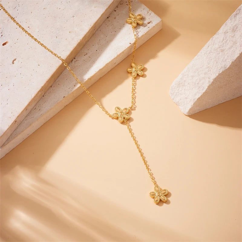 Minimalist Floral Pendant Necklace N2704