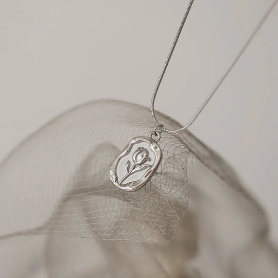 Elegante geometrische Tulpen-Rose-Anhänger-Halskette N305 