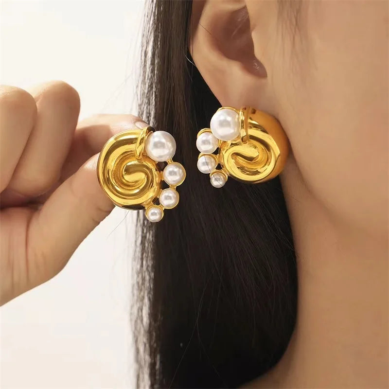 Classic Elegant Gold Zircon Stud Earrings E314
