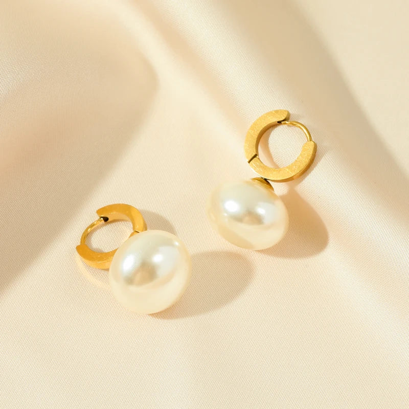 Minimalist Gold Pearl Drop  Earrings E119