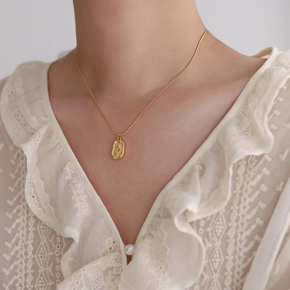 Elegante geometrische Tulpen-Rose-Anhänger-Halskette N305 