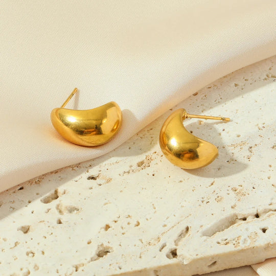 Classic Minimalist Gold Stud Earrings E104