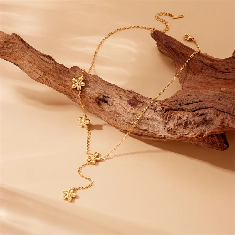 Minimalist Floral Pendant Necklace N2704