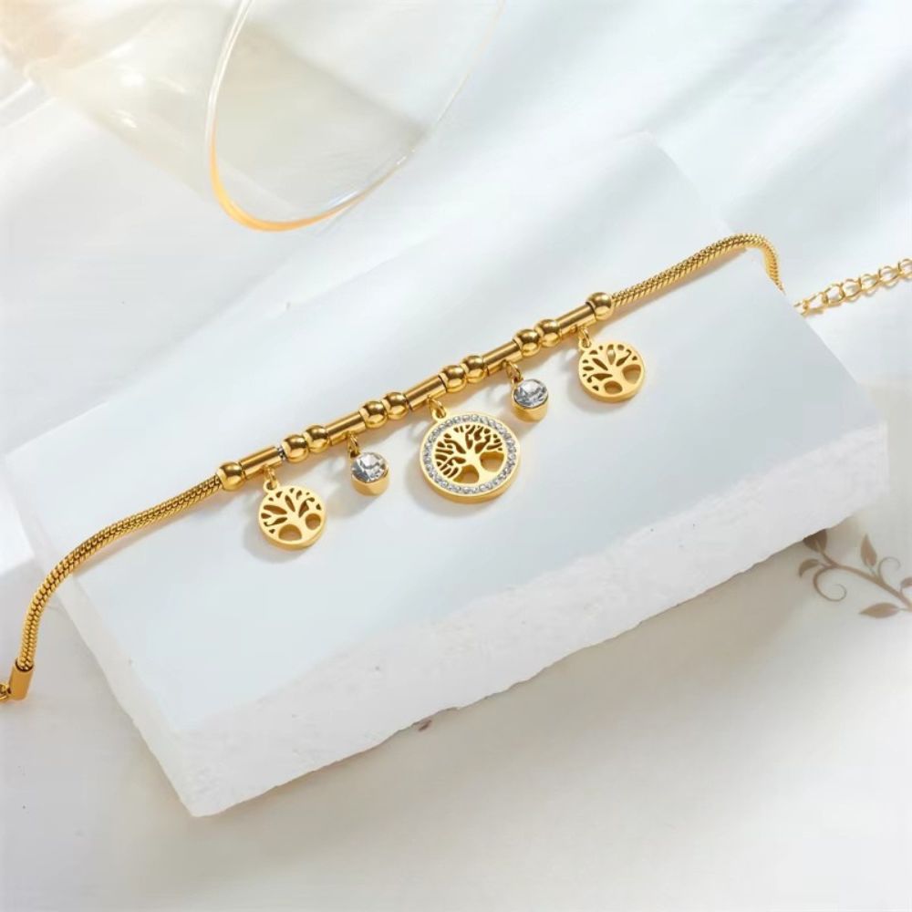 Elegant Gold Charm Bracelet with Crystal Accents B1011